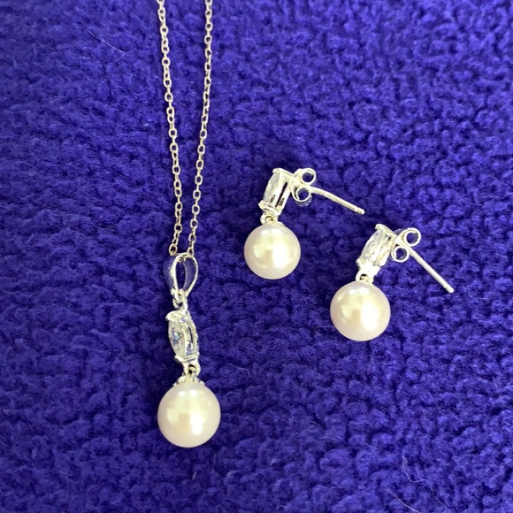 Silver Faux Pearl & Rhinestone Necklace & Earrings - Picture 6 of 14